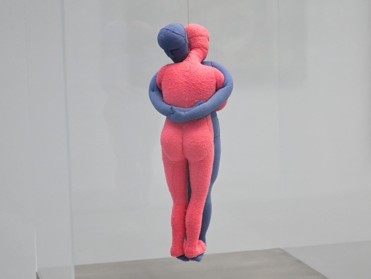 Louise Bourgeois (1947–2007), Couple, München, Pinakothek der Moderne, Saal 1, 2004, Bild 1/3