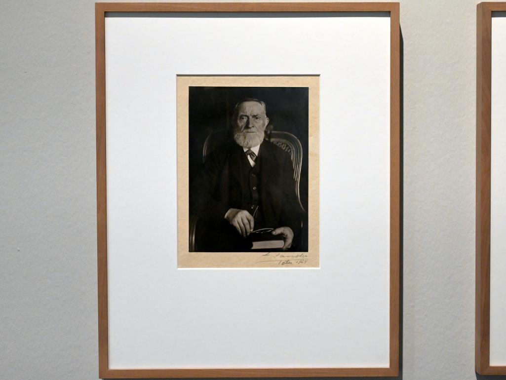 August Sander (1911–1925), Der Stürmer oder Revolutionär, München, Pinakothek der Moderne, Saal 10, 1913
