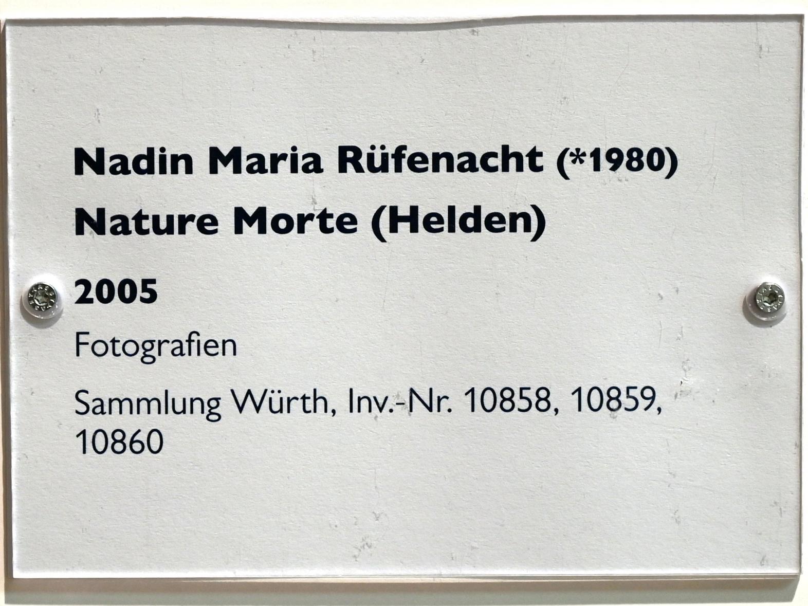 Nadin Maria Rüfenacht (2005), Nature Morte (Helden), Schwäbisch Hall, Kunsthalle Würth, Untergeschoß Saal 10, 2005, Bild 2/2