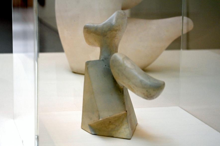 Hans (Jean) Arp (1914–1965), Geometrisch-Ungeometrisch, Straßburg, Musée d’Art moderne et contemporain, Saal Obergeschoß 5, 1940, Bild 2/4
