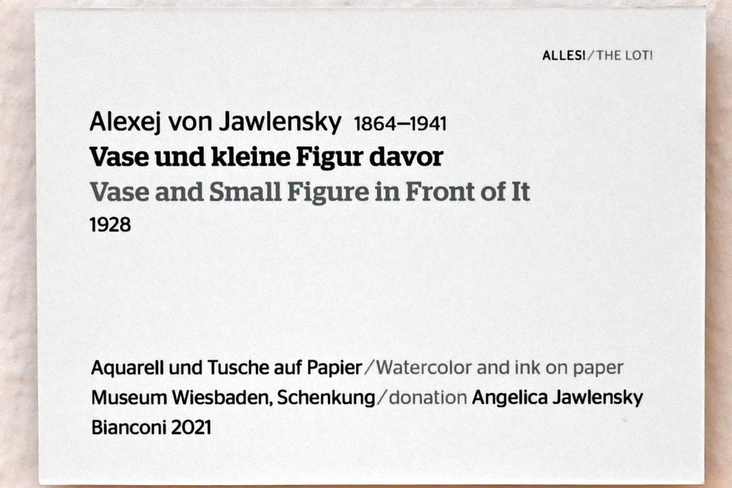 Alexej von Jawlensky (1893–1938), Vase und kleine Figur davor, Wiesbaden, Museum Wiesbaden, Ausstellung "Alles! 100 Jahre Jawlensky in Wiesbaden" vom 17.09.-26.06.2022, Saal 15, 1928, Bild 2/2