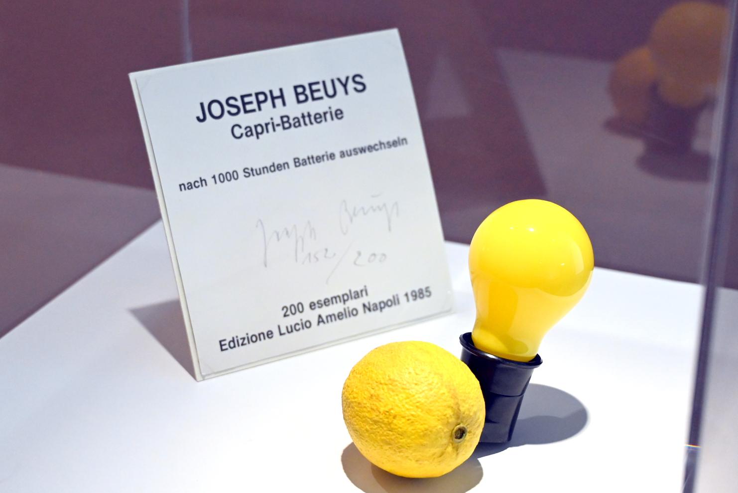 Joseph Beuys (1948–1985), Capri-Batterie, Wiesbaden, Museum Wiesbaden, Beuys 1, 1985, Bild 2/3