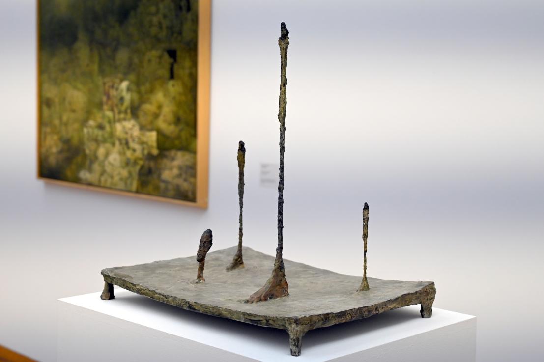 Alberto Giacometti (1914–1965), Platz (drei Figuren, ein Kopf), Köln, Museum Ludwig, 02.27, 1950, Bild 2/6