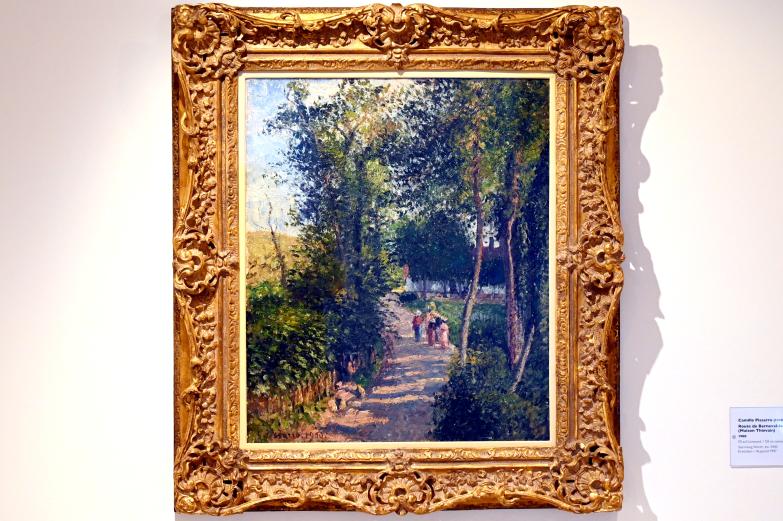Camille Pissarro (1863–1903), Route de Berneval-le-Petit (Maison Thievain), Schwäbisch Hall, Kunsthalle Würth, Ausstellung "Sport, Spaß und Spiel" vom 13.12.2021 - 26.02.2023, Untergeschoß, 1900, Bild 1/2