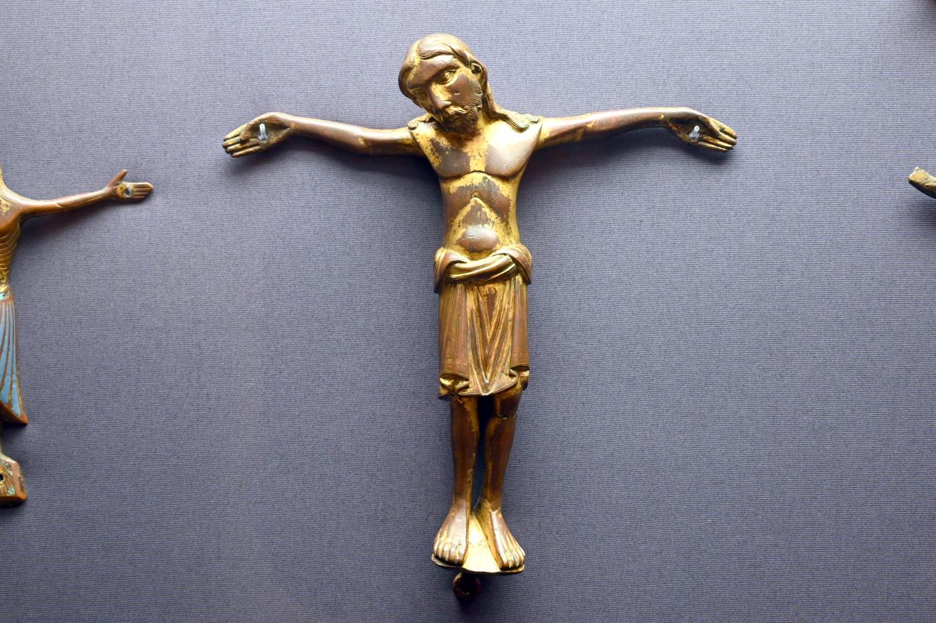 Romanisches Kruzifix, Köln, Museum Schnütgen, Saal 12, um 1200, Bild 1/2
