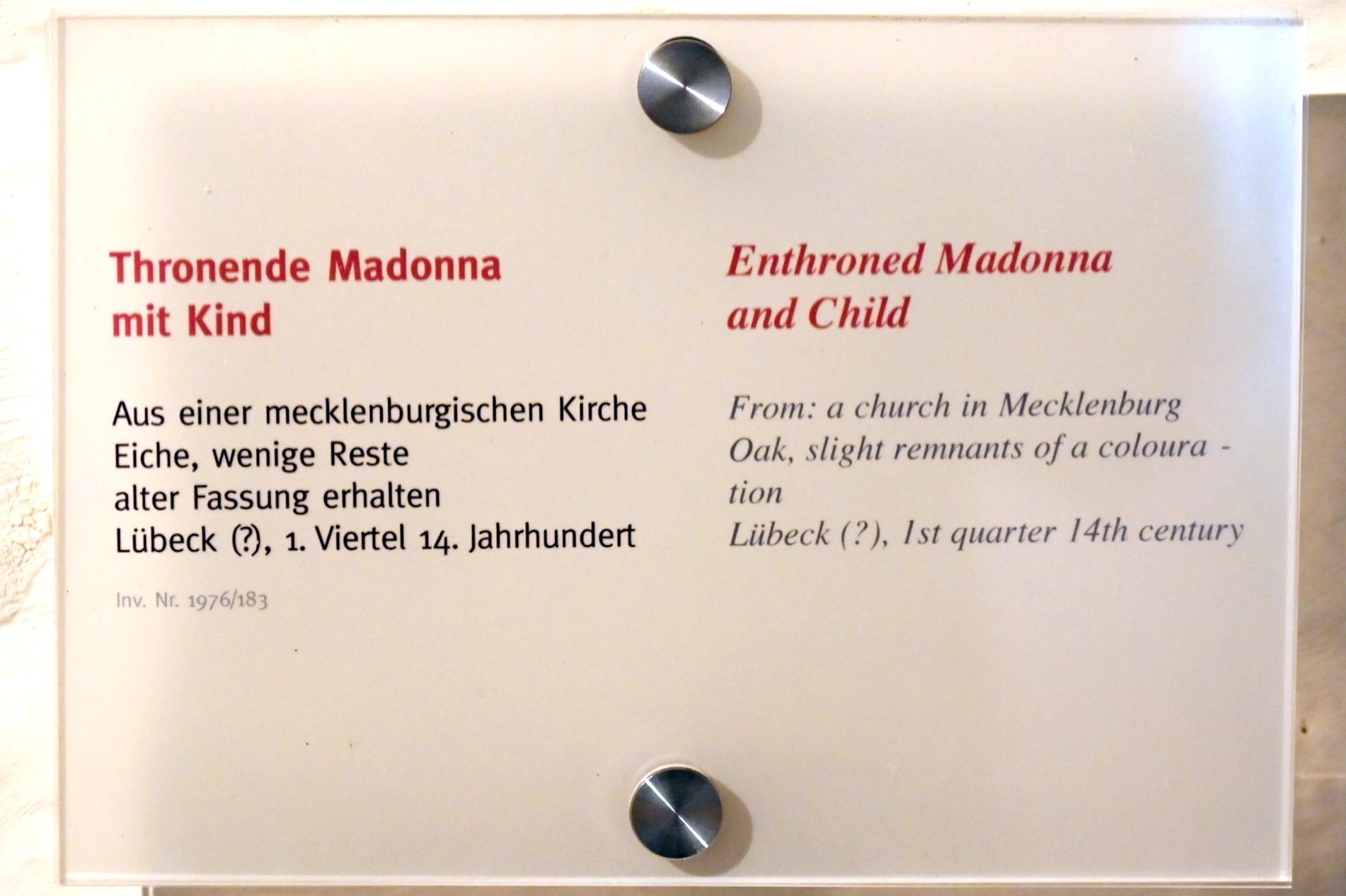Thronende Madonna mit Kind, Lübeck, St. Annen-Museum, Saal 1, 1. Viertel 14. Jhd., Bild 2/2