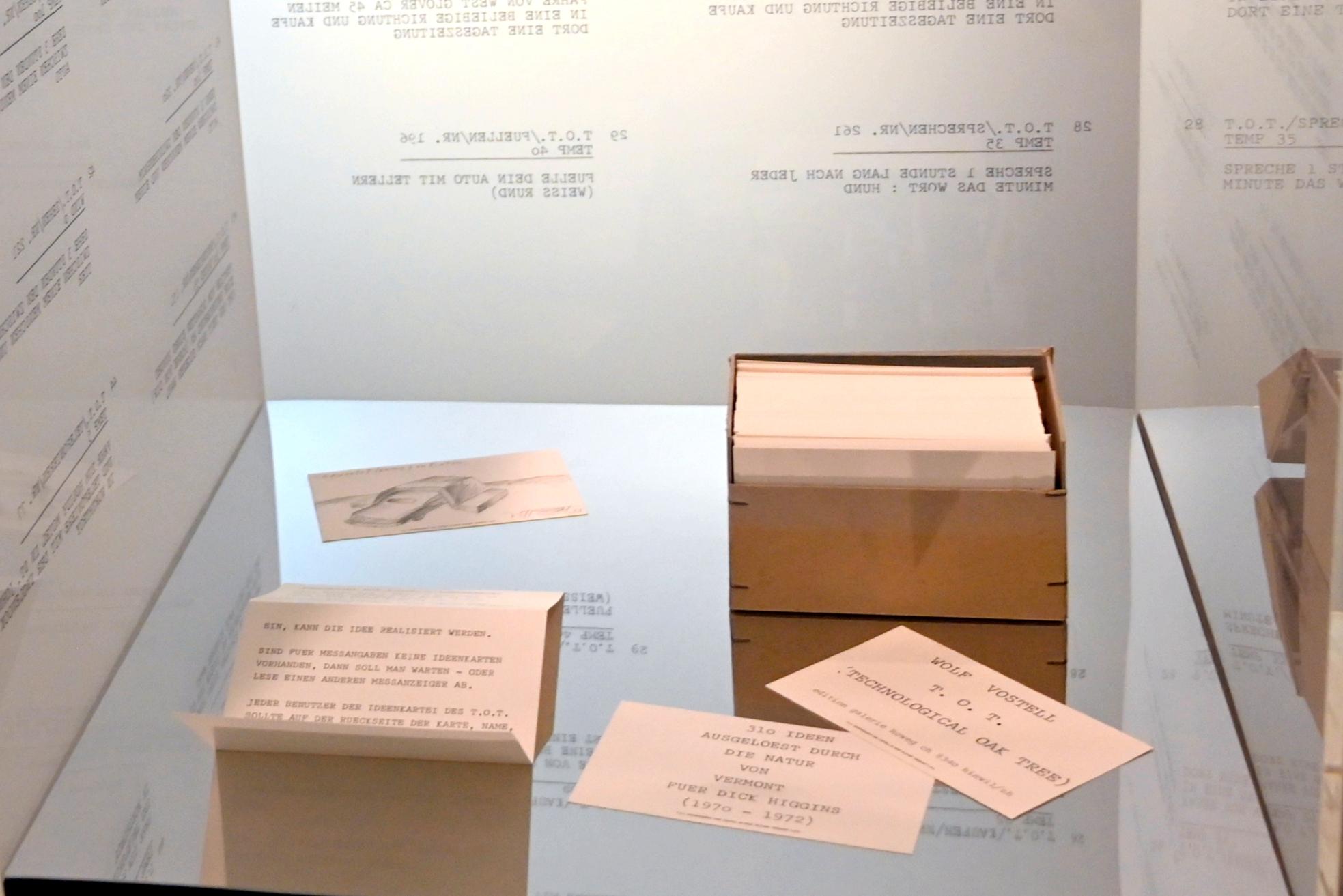 Wolf Vostell (1963–1988), 310 Ideen T.O.T. (Technological Oak Tree), Ulm, Museum Ulm, Saal 11b, 1972, Bild 1/6