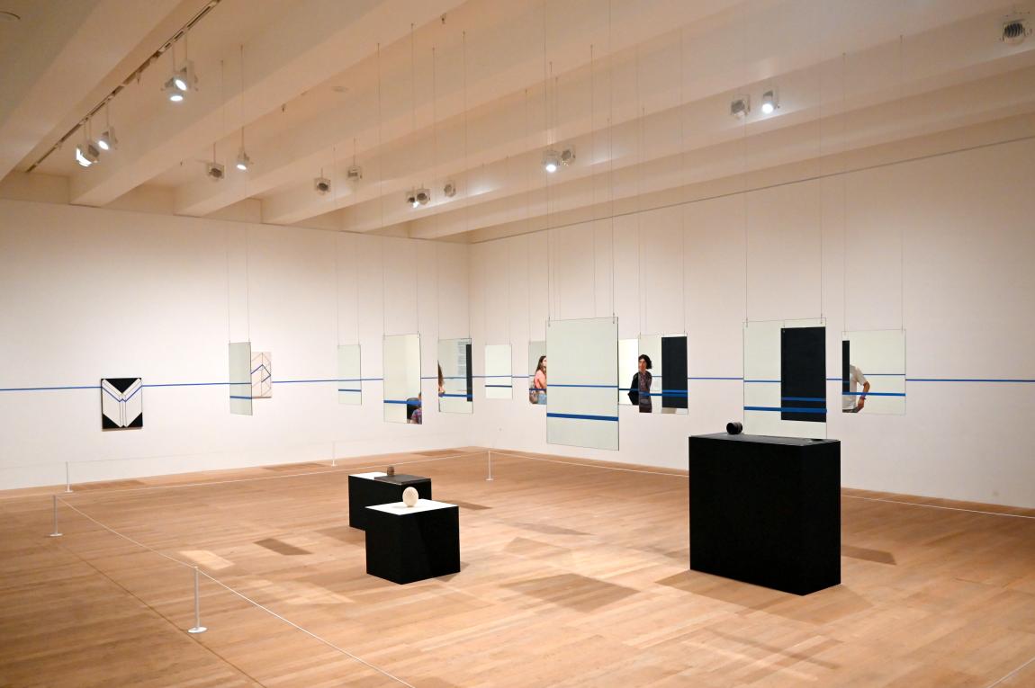 Edward Krasiński (1968–2001), Ohne Titel, London, Tate Gallery of Modern Art (Tate Modern), Performer and Participant 8, 2001, Bild 4/6