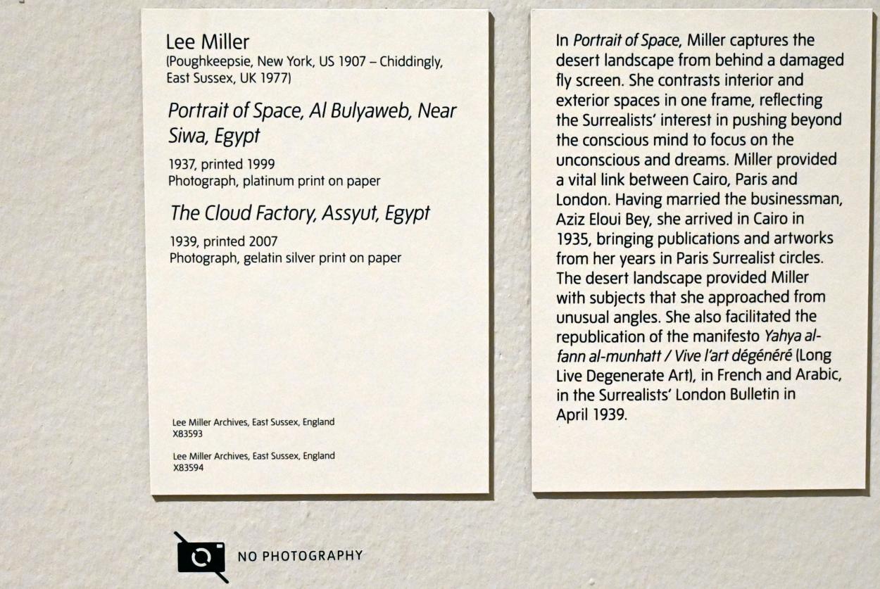 Lee Miller (1937–1939), Porträt des Weltraums, Al Bulwayeb, bei Siwa, Ägypten, London, Tate Modern, Ausstellung "Surrealism Beyond Borders" vom 24.02.-29.08.2022, Saal 10, 1937