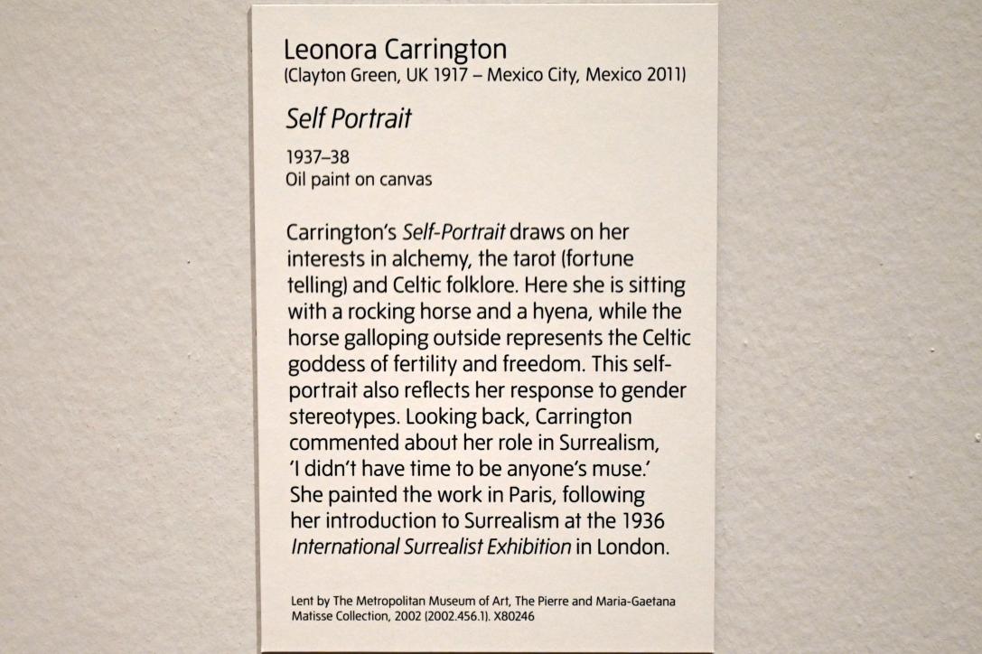 Leonora Carrington (1937–1960), Selbstporträt, London, Tate Modern, Ausstellung "Surrealism Beyond Borders" vom 24.02.-29.08.2022, Saal 11, 1937–1938, Bild 2/2