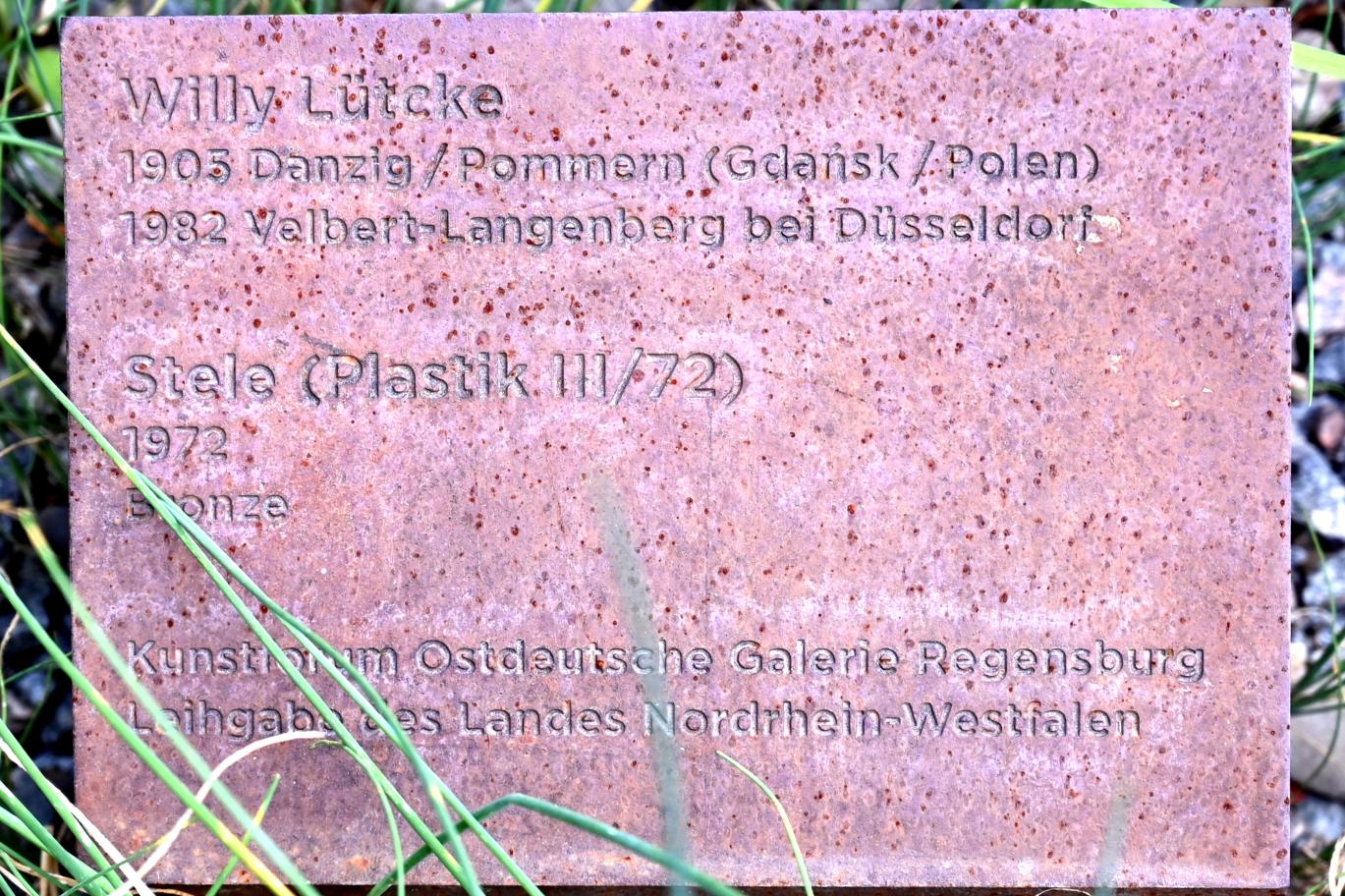 Willy Lütcke (1972), Stele (Plastik III/72), Regensburg, Stadtpark, 1972, Bild 5/5