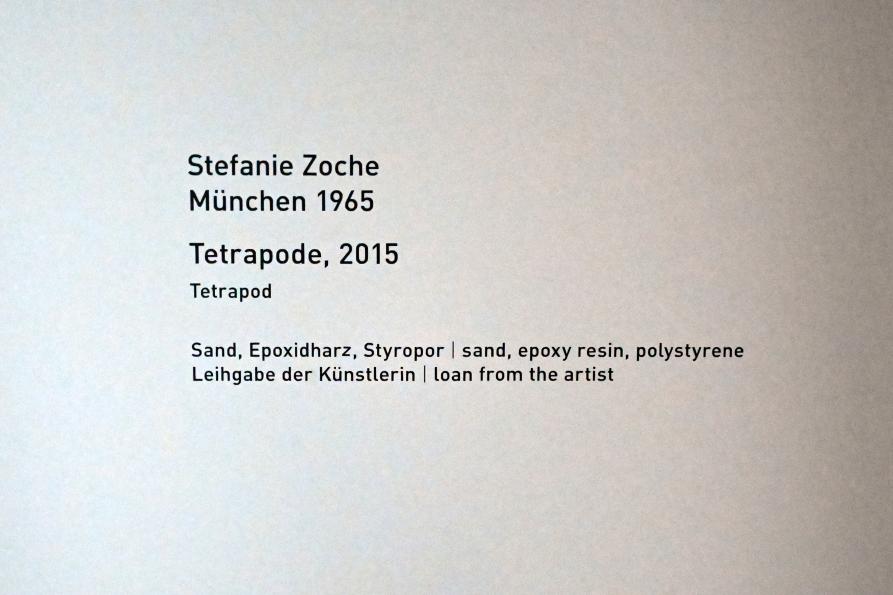 Stefanie Zoche (2015), Tetrapode, München, Pinakothek der Moderne, Saal 28 2022, 2015, Bild 3/3