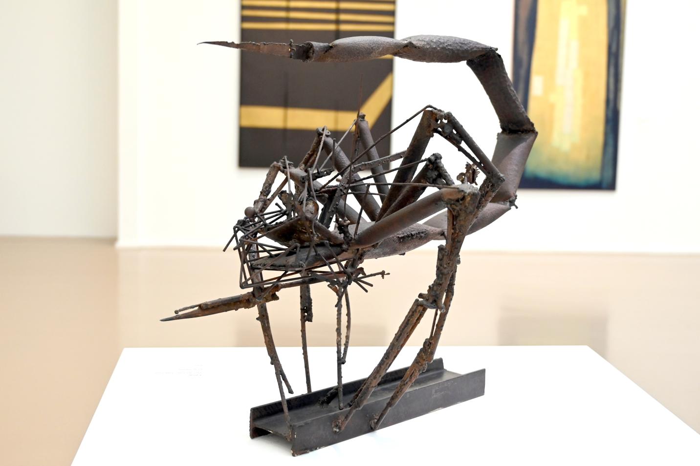 César Baldaccini (1955–1962), Skorpion, Paris, Musée d’art moderne de la Ville de Paris, Saal 7, 1955, Bild 2/4